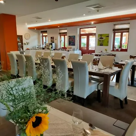 Hotel Peklo Komarno