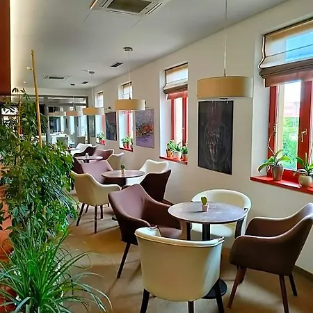 拜克罗酒店 科马尔诺