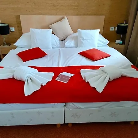 Peklo Hotel Komarno